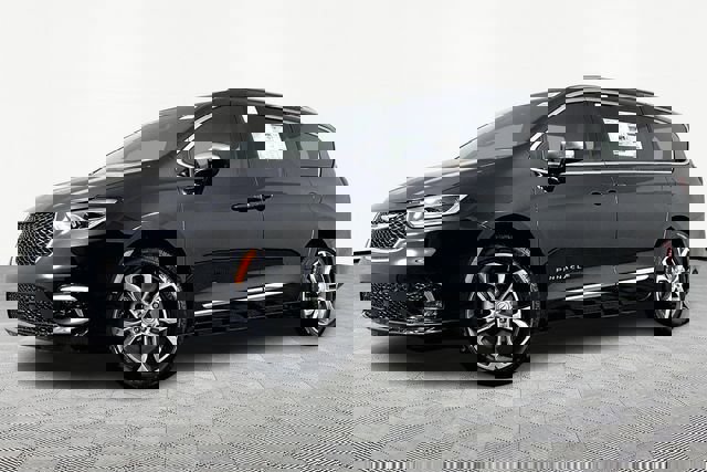 New 2026 Chrysler Pacifica Pinnacle w/ Trailer Tow Group video 1