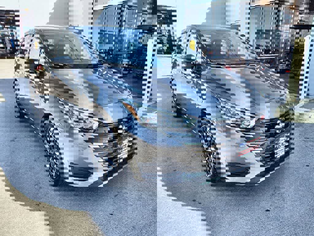 Used 2024 Nissan Versa SR image 6