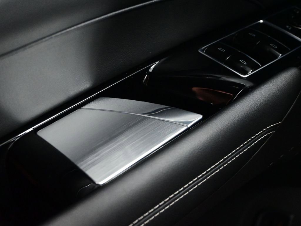Used 2024 Cadillac Lyriq Luxury RWD image 14