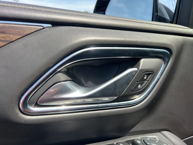 Used 2024 Chevrolet Suburban Premier image 12