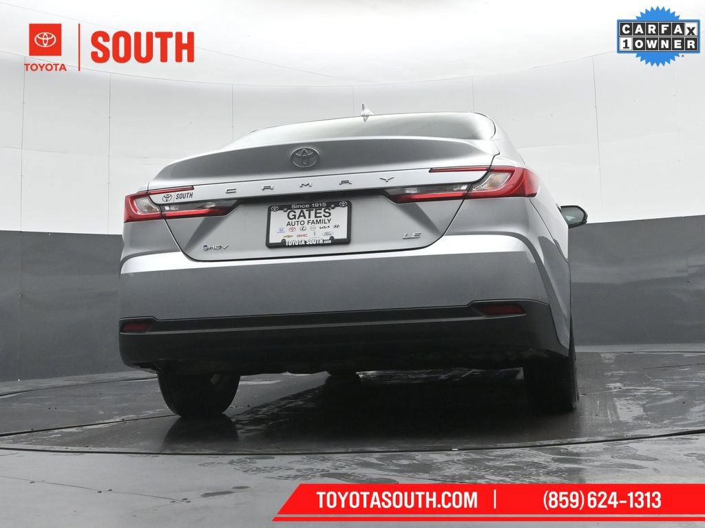 Used 2025 Toyota Camry LE image 40