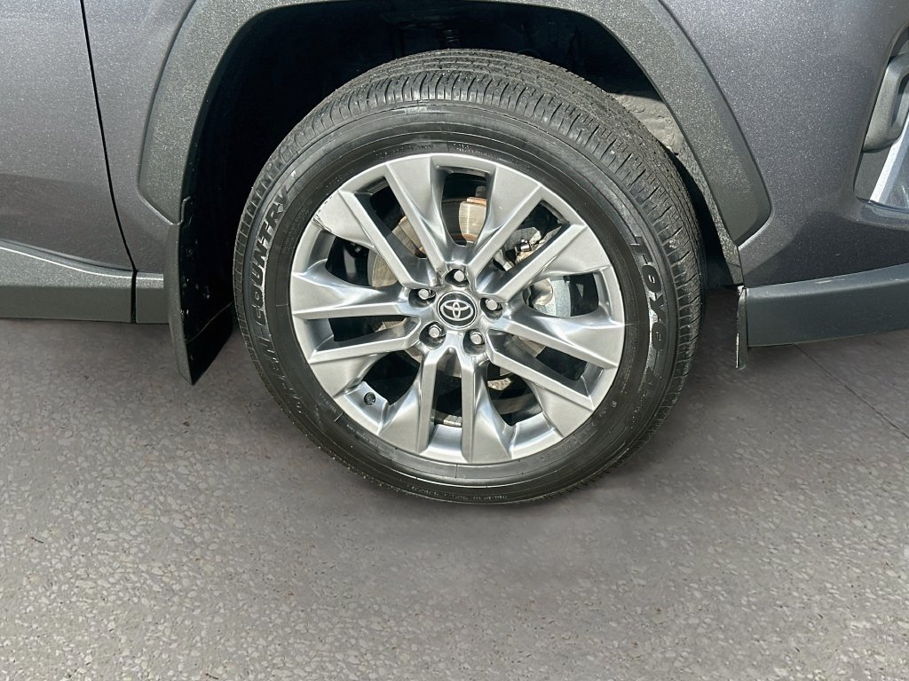 Used 2024 Toyota RAV4 XLE Premium FWD image 30