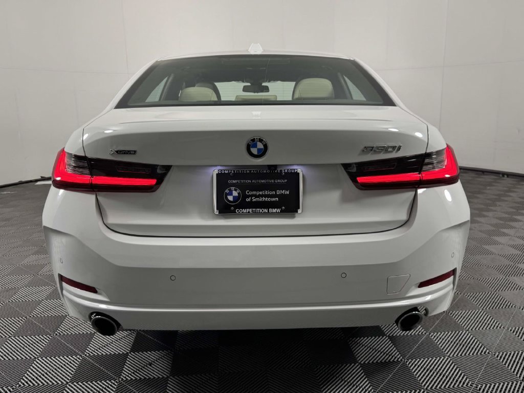 Used 2023 BMW 330i xDrive Sedan w/ Driving Assistance Package AWD/4WD image 9