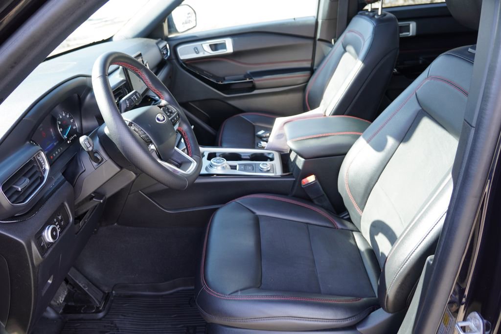 Used 2023 Ford Explorer ST-Line w/ Class IV Trailer Tow Package image 15