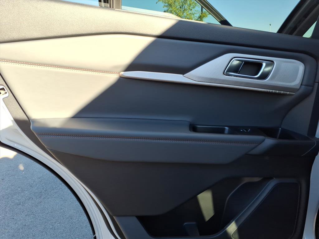 New 2026 Ford Explorer Active image 14