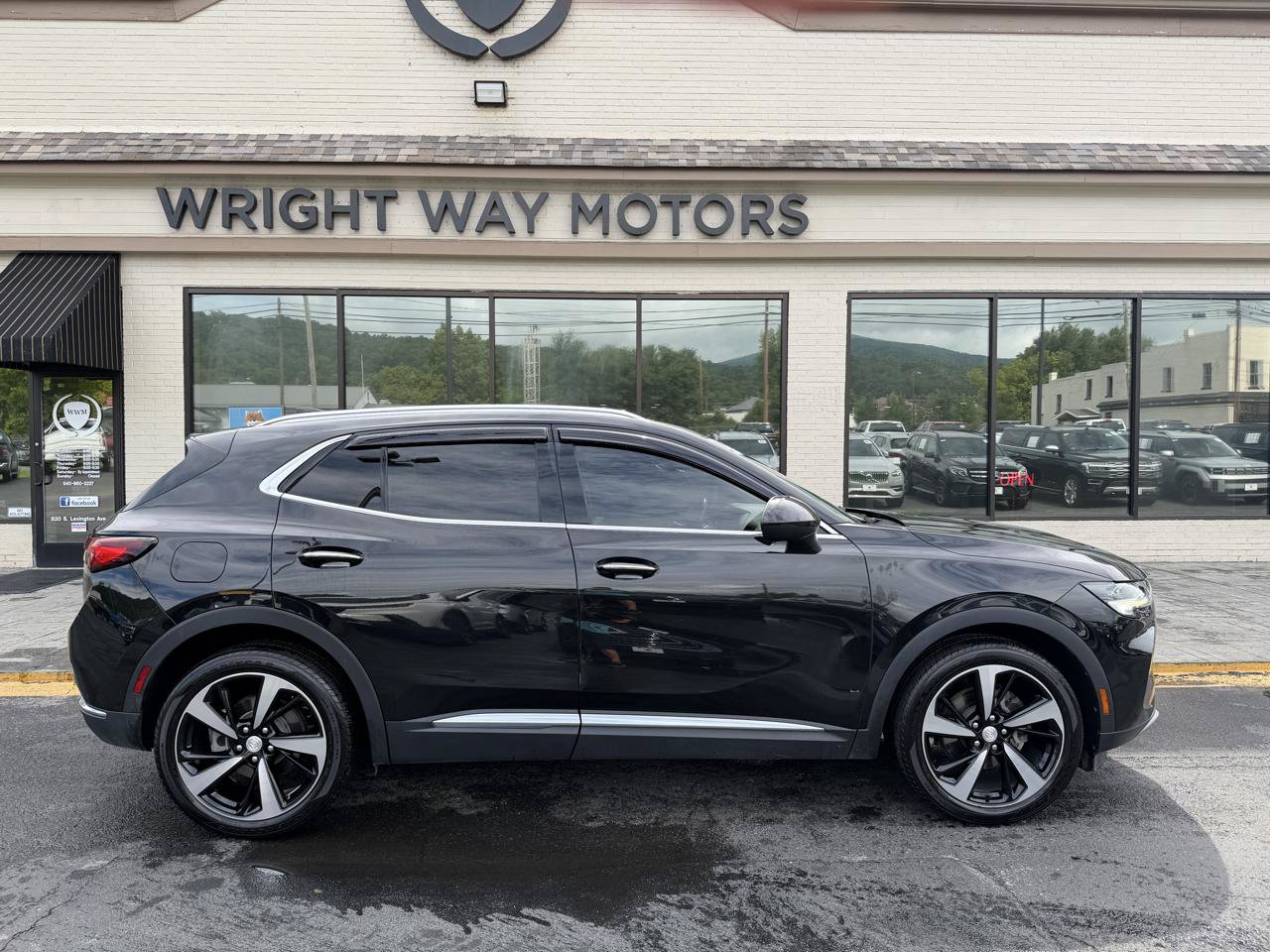 Used 2021 Buick Envision Essence AWD/4WD image 2
