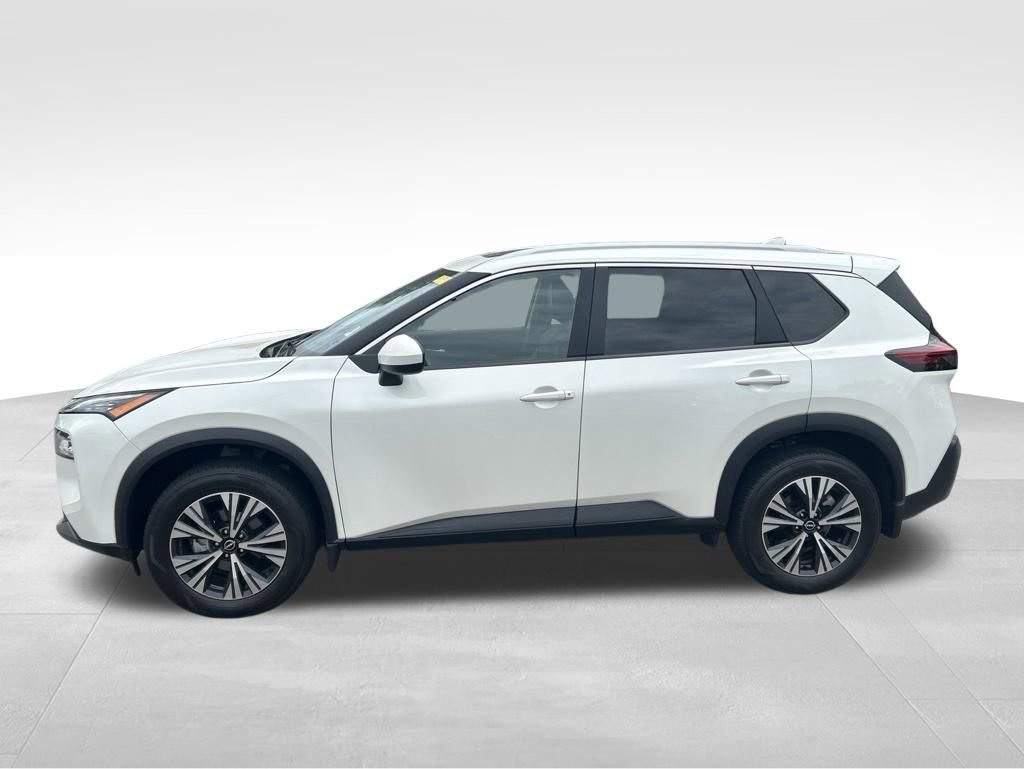 Used 2023 Nissan Rogue SV w/ SV Premium B Package FWD image 2