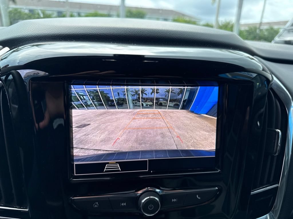 Used 2021 Chevrolet Traverse LS FWD image 2