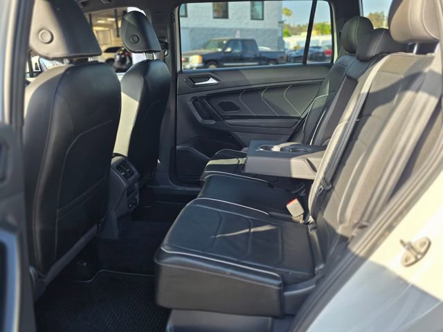 Used 2022 Volkswagen Tiguan SEL R-Line AWD/4WD image 17