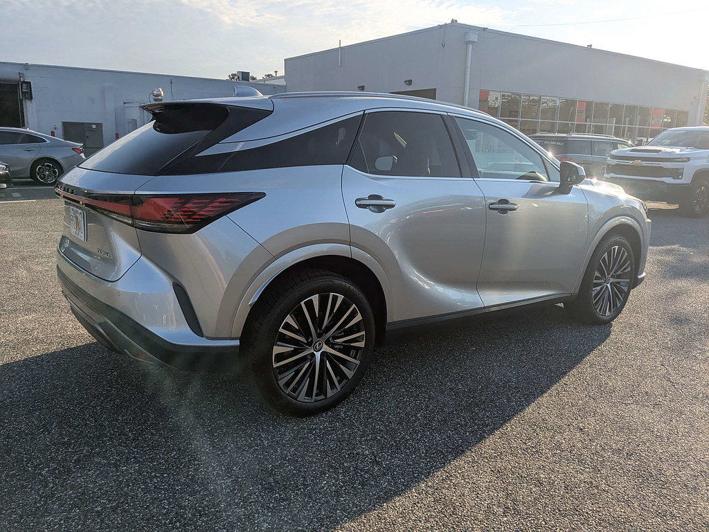 Used 2024 Lexus RX 350 Premium w/ Cold Area Package FWD image 4