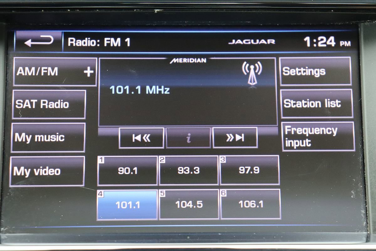 Used 2014 Jaguar XJ image 44