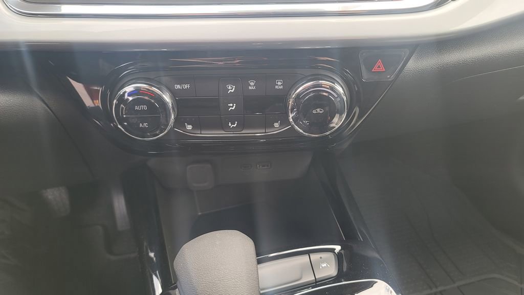 New 2026 Chevrolet Trax LT w/ Driver Confidence Package image 21