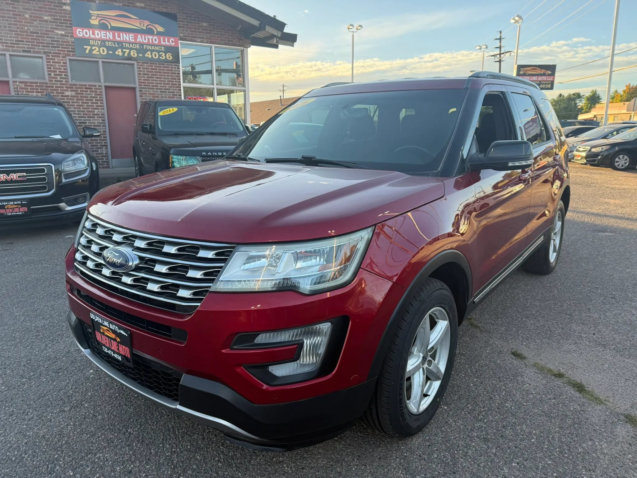 Used 2016 Ford Explorer XLT w/ Equipment Group 201A AWD/4WD image 3
