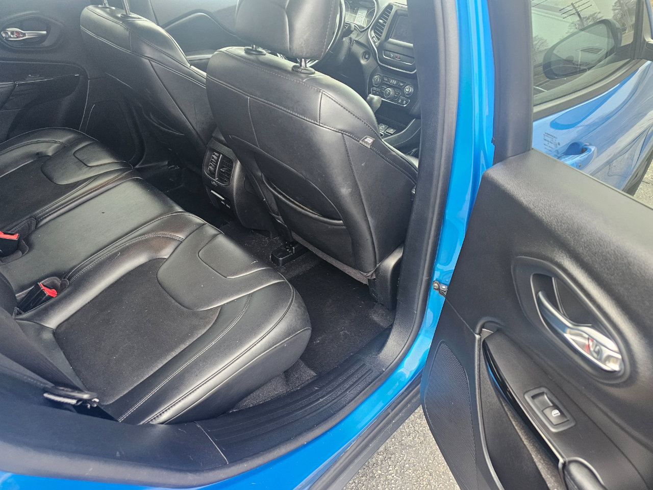 Used 2020 Jeep Cherokee Latitude Plus image 7