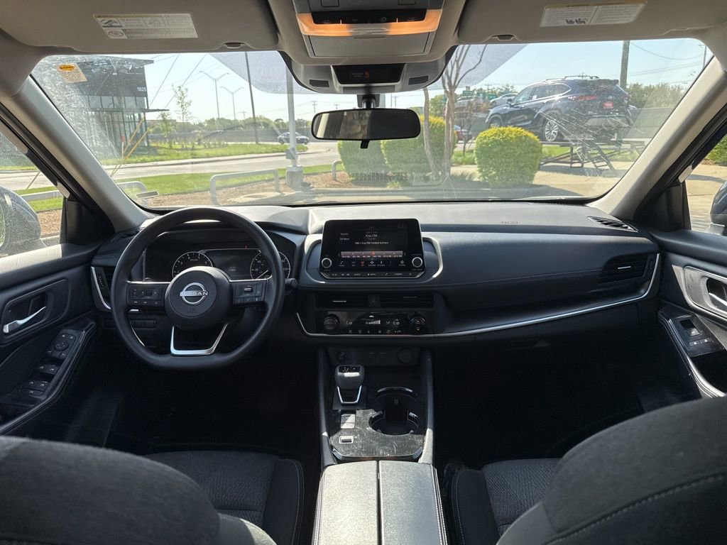 Used 2024 Nissan Rogue SV image 11