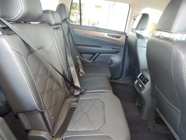 Used 2024 Volkswagen Atlas SE image 18