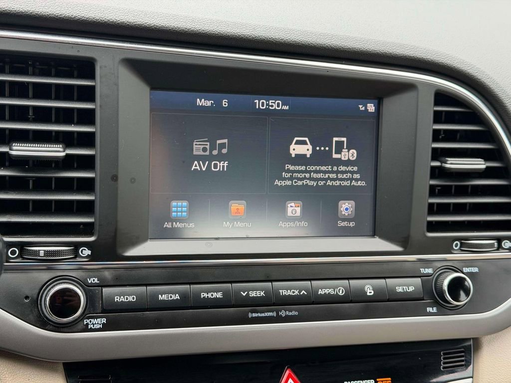 Used 2017 Hyundai Elantra Limited FWD image 25