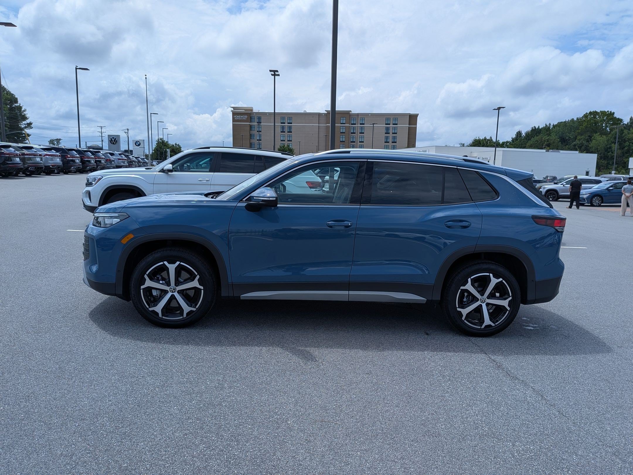 New 2026 Volkswagen Tiguan SE AWD/4WD image 6
