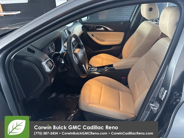 Used 2018 INFINITI QX30 Premium image 10