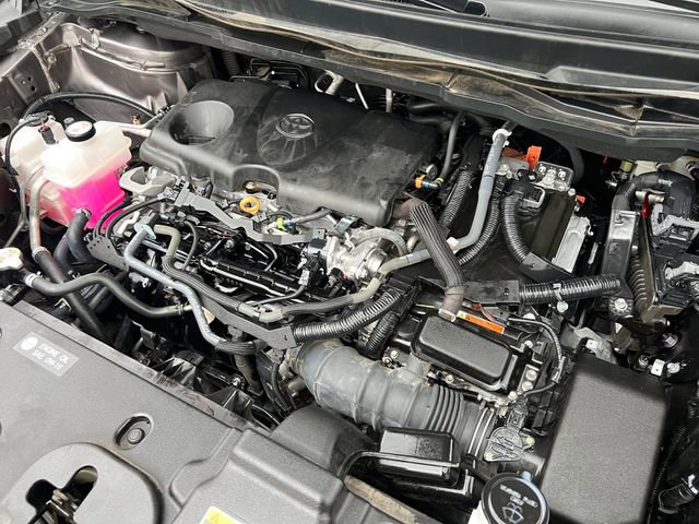 Certified 2024 Toyota Sienna XLE FWD image 9