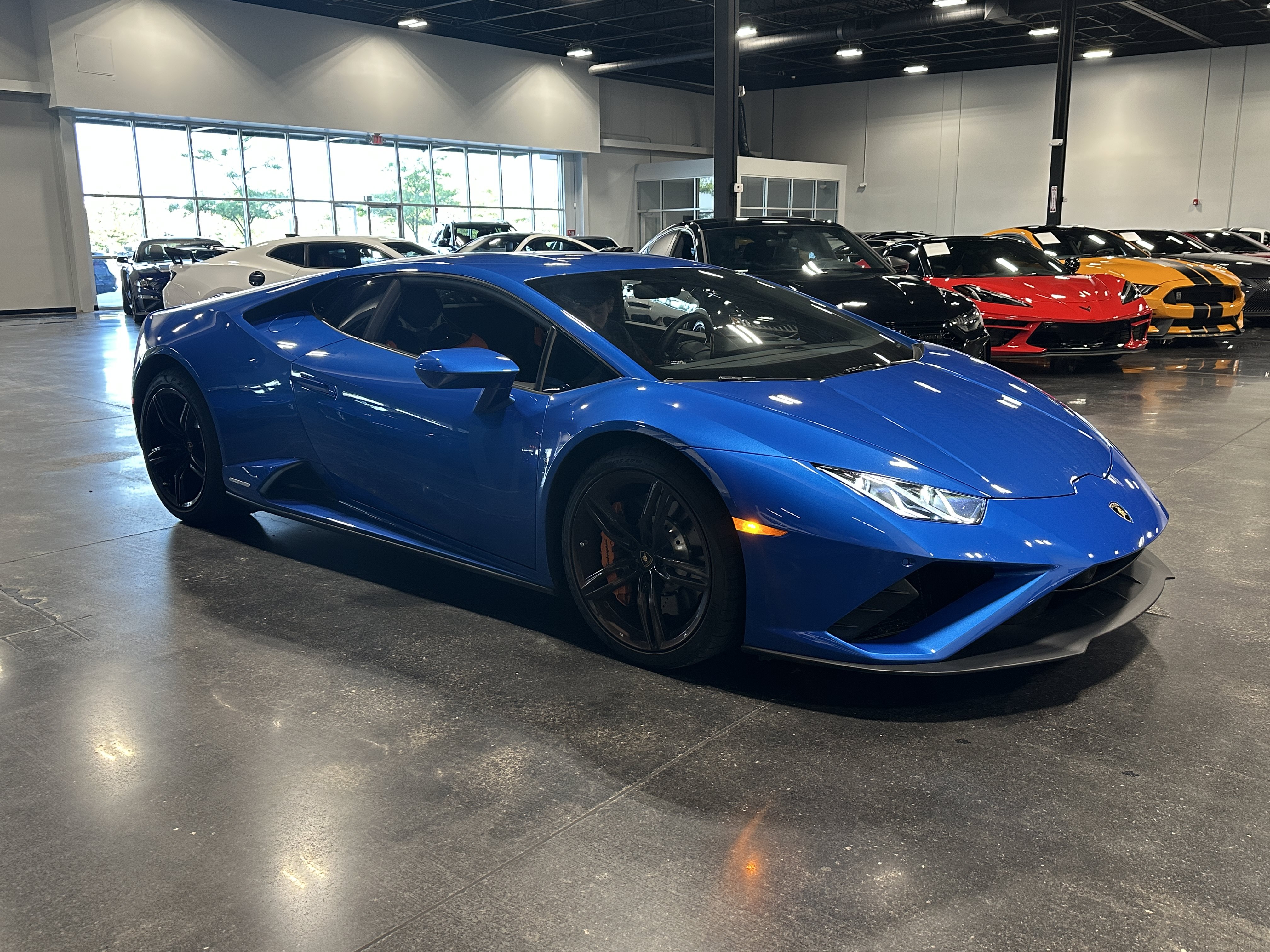 Used 2020 Lamborghini Huracan EVO RWD image 10