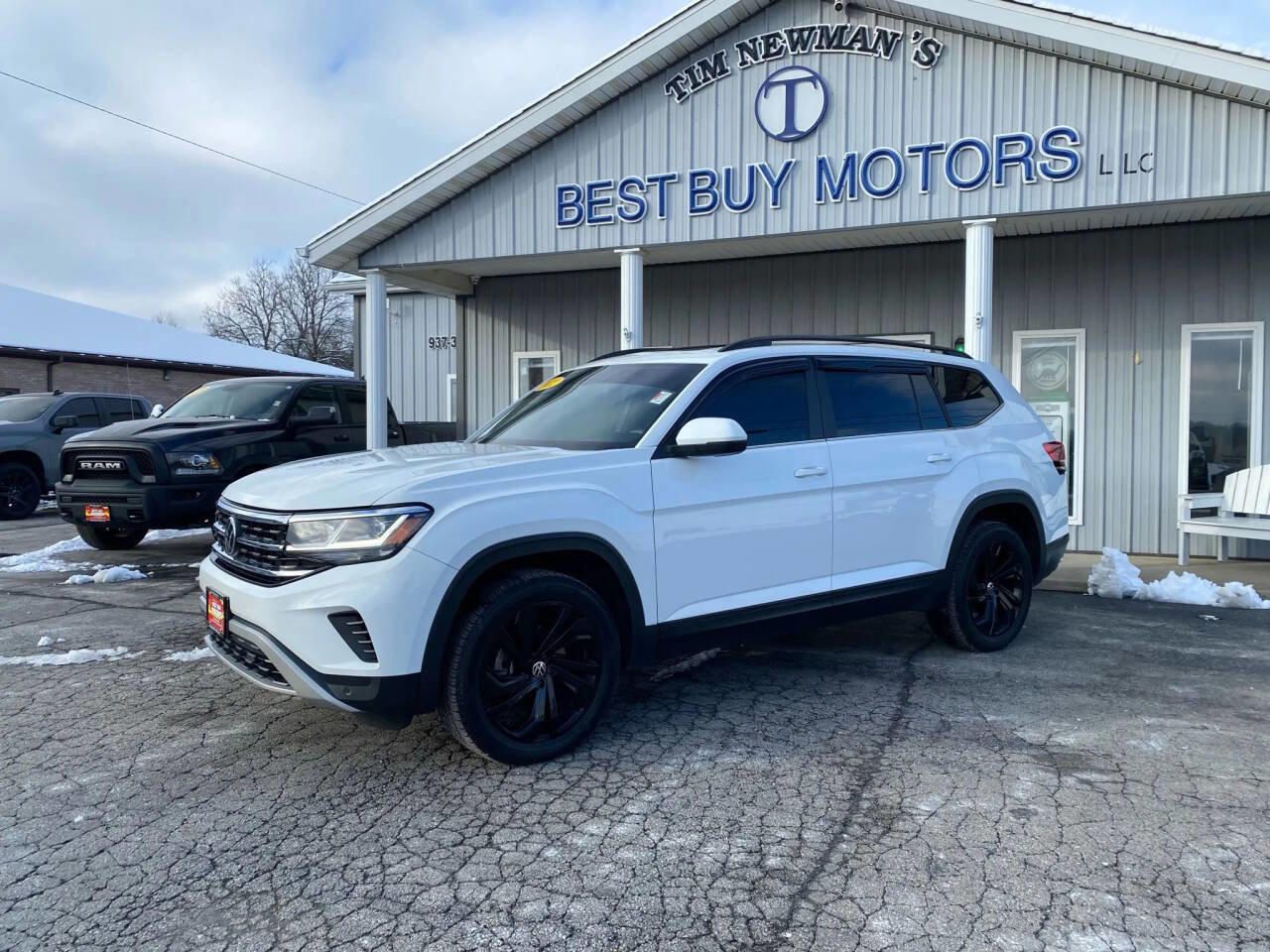 Used 2022 Volkswagen Atlas SE w/ Panoramic Sunroof Package image 2