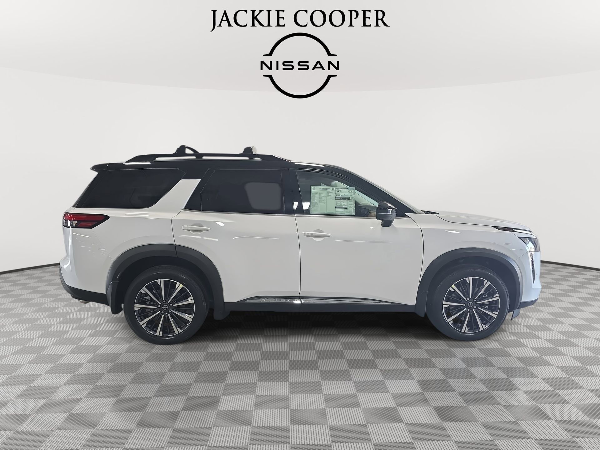 New 2026 Nissan Pathfinder Platinum image 4