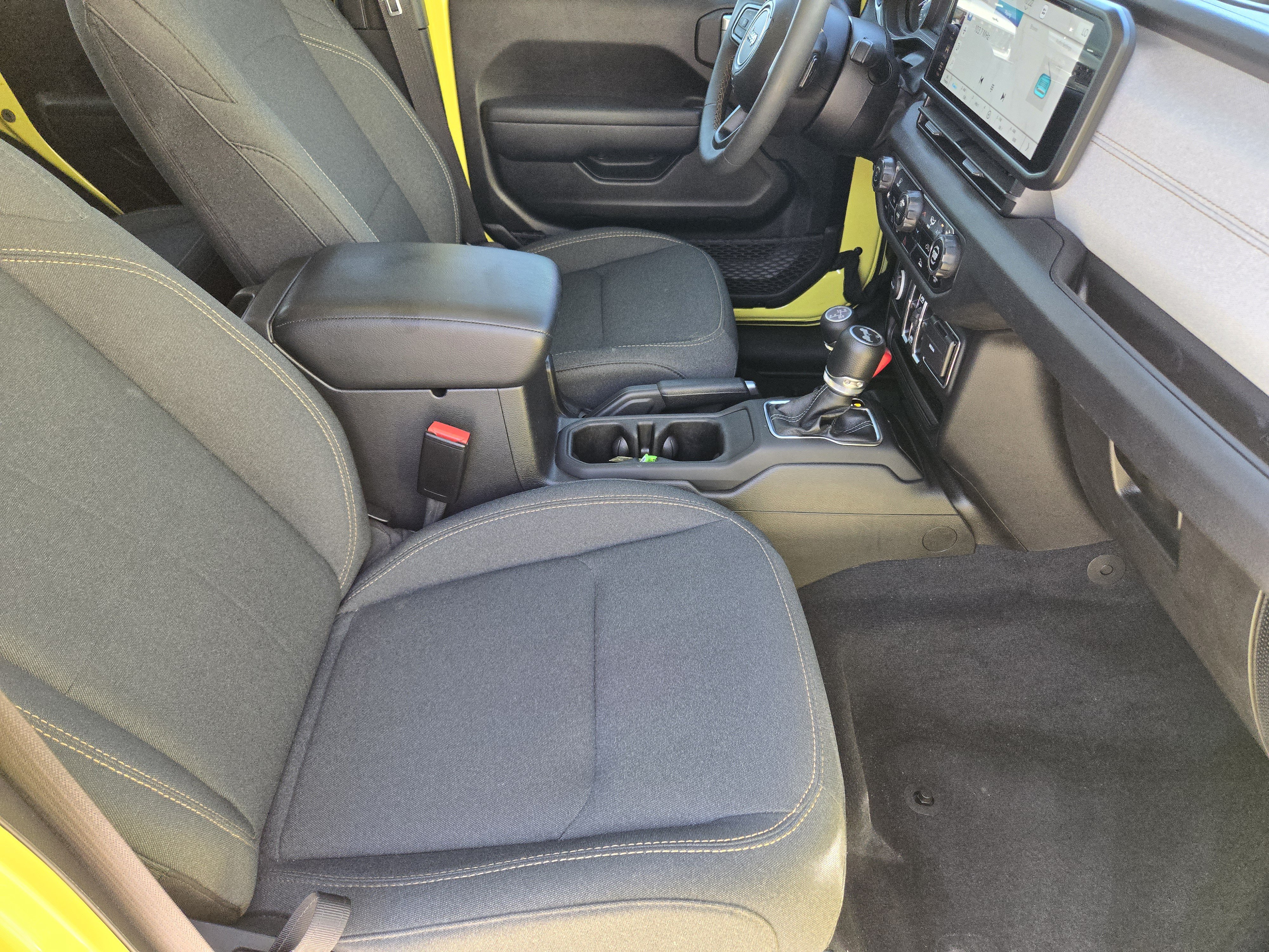 Used 2024 Jeep Wrangler Unlimited AWD/4WD image 15