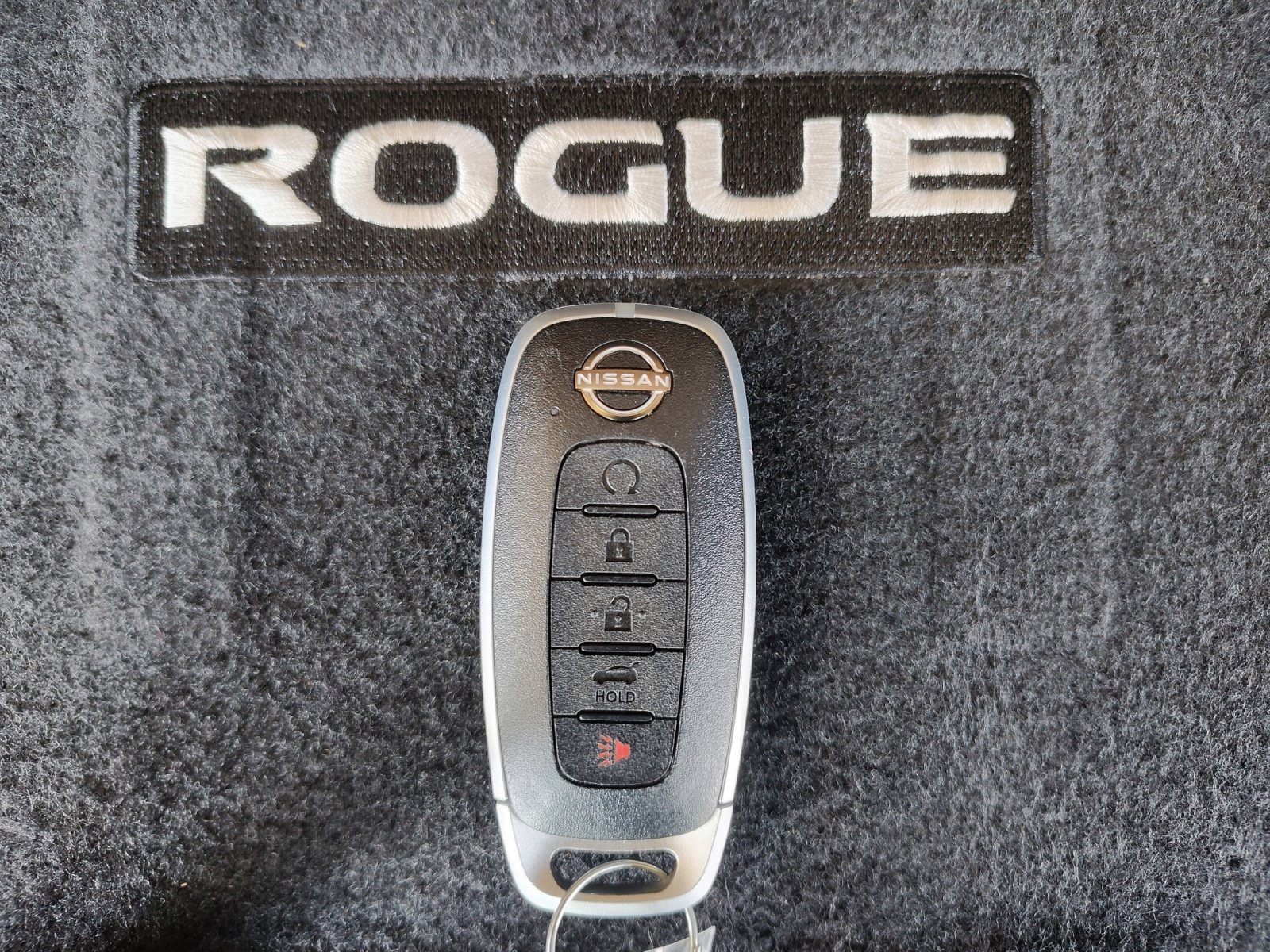 Certified 2026 Nissan Rogue SV FWD image 29