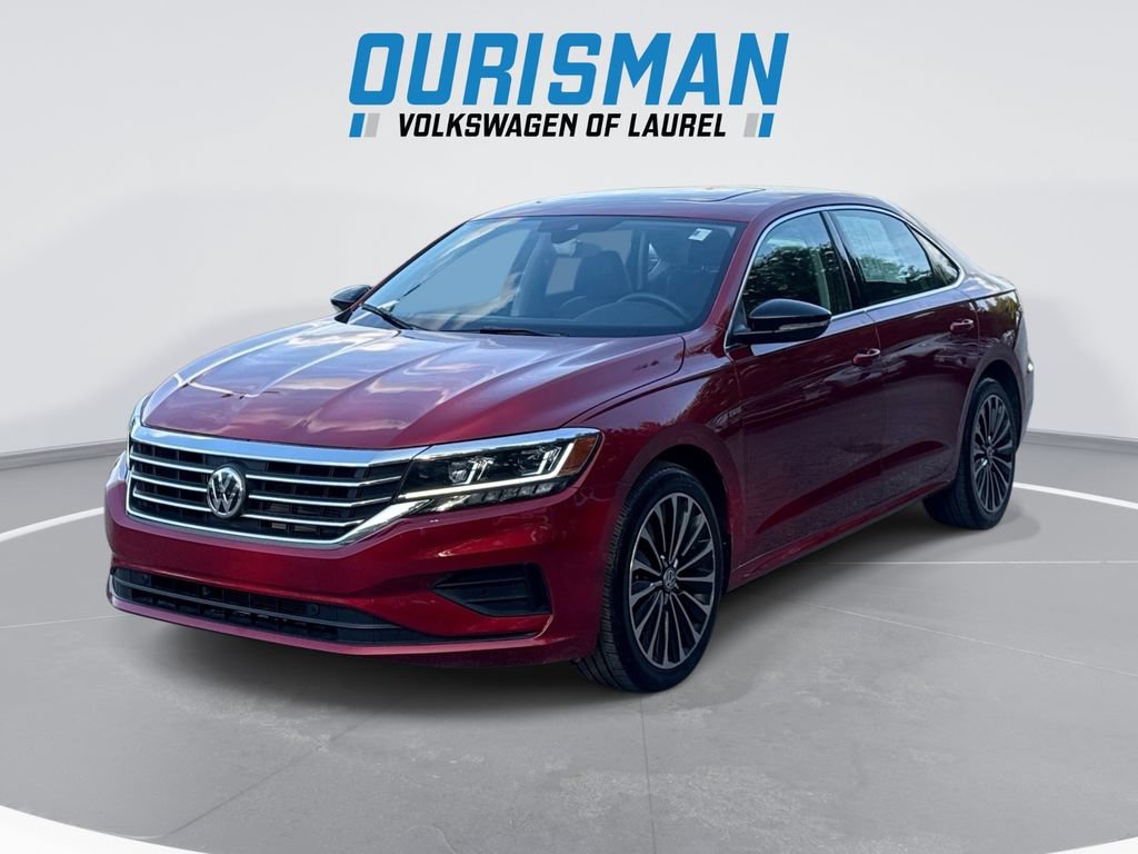 Used 2022 Volkswagen Passat 2.0T FWD image 1