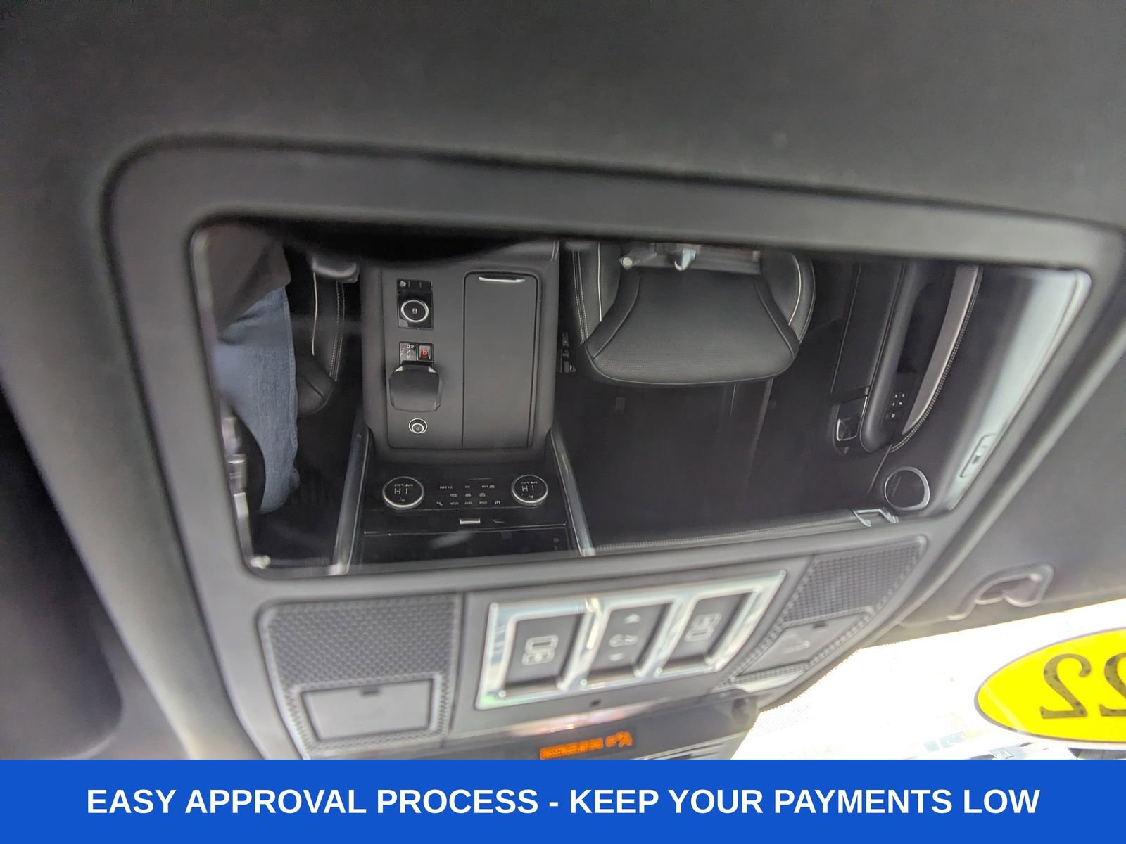 Used 2022 Land Rover Discovery S R-Dynamic image 25