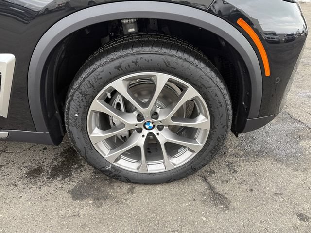 New 2026 BMW X5 xDrive40i w/ Climate Comfort Package AWD/4WD image 16
