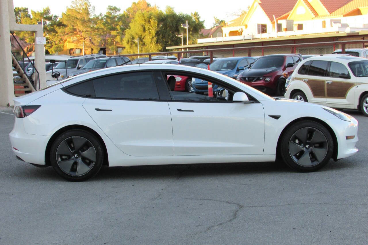 Used 2021 Tesla Model 3 Standard Range Plus image 8