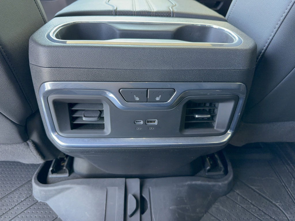 Used 2025 Chevrolet Silverado 1500 High Country AWD/4WD image 33