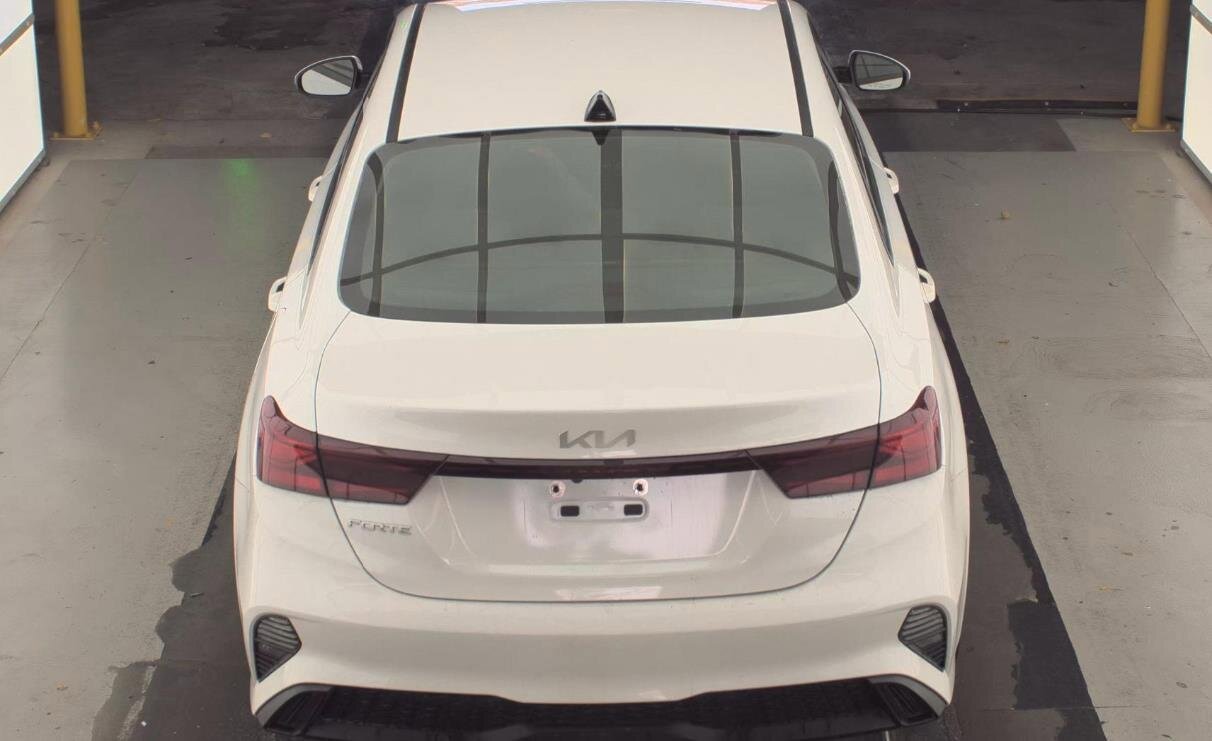 Used 2023 Kia Forte LXS image 9