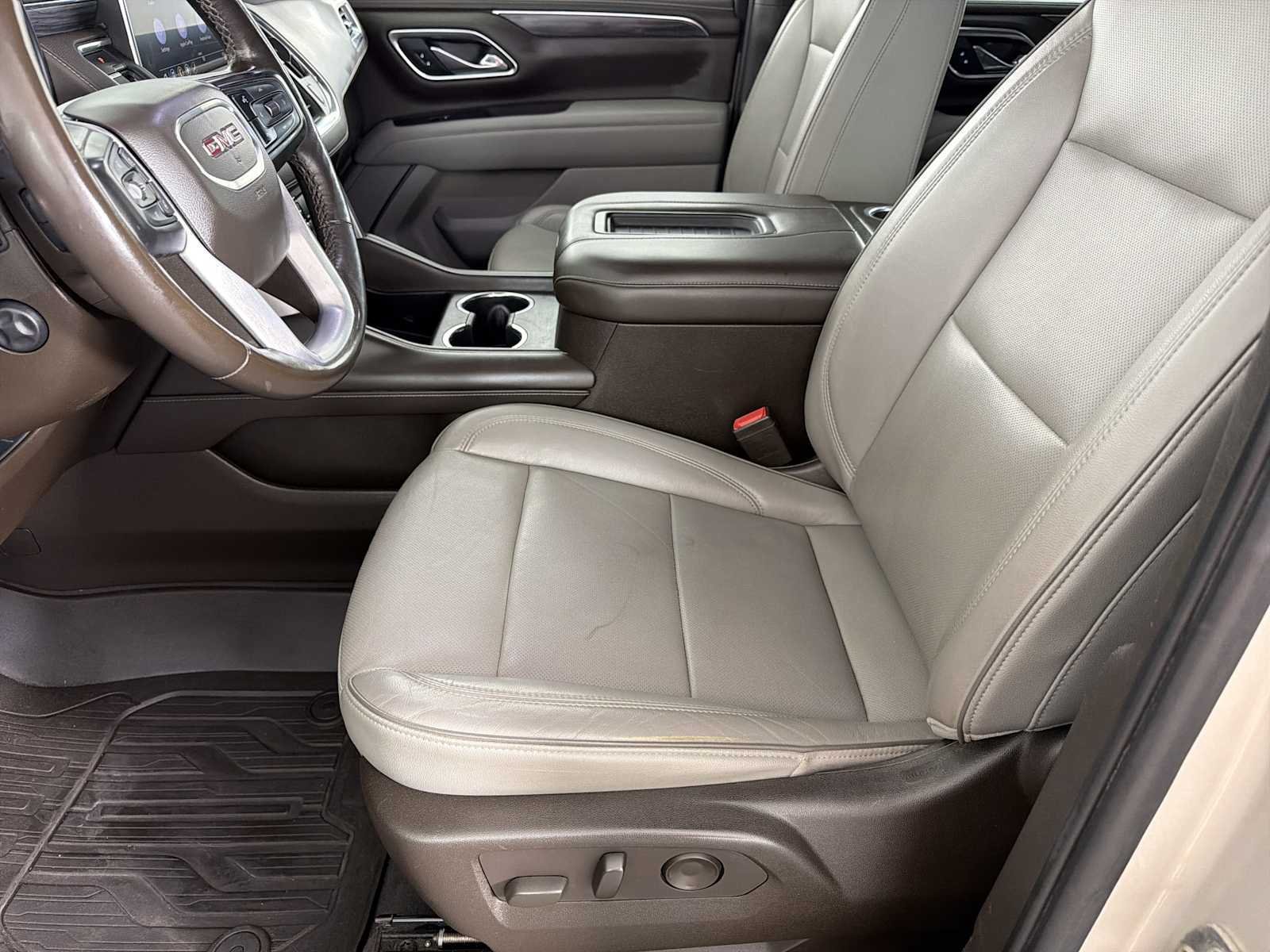 Used 2021 GMC Yukon XL SLT w/ SLT Luxury Plus Package AWD/4WD image 7