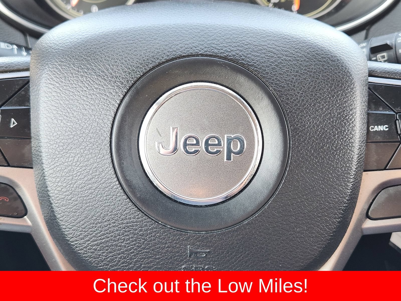 Used 2019 Jeep Cherokee Latitude w/ Popular Appearance Group FWD image 36