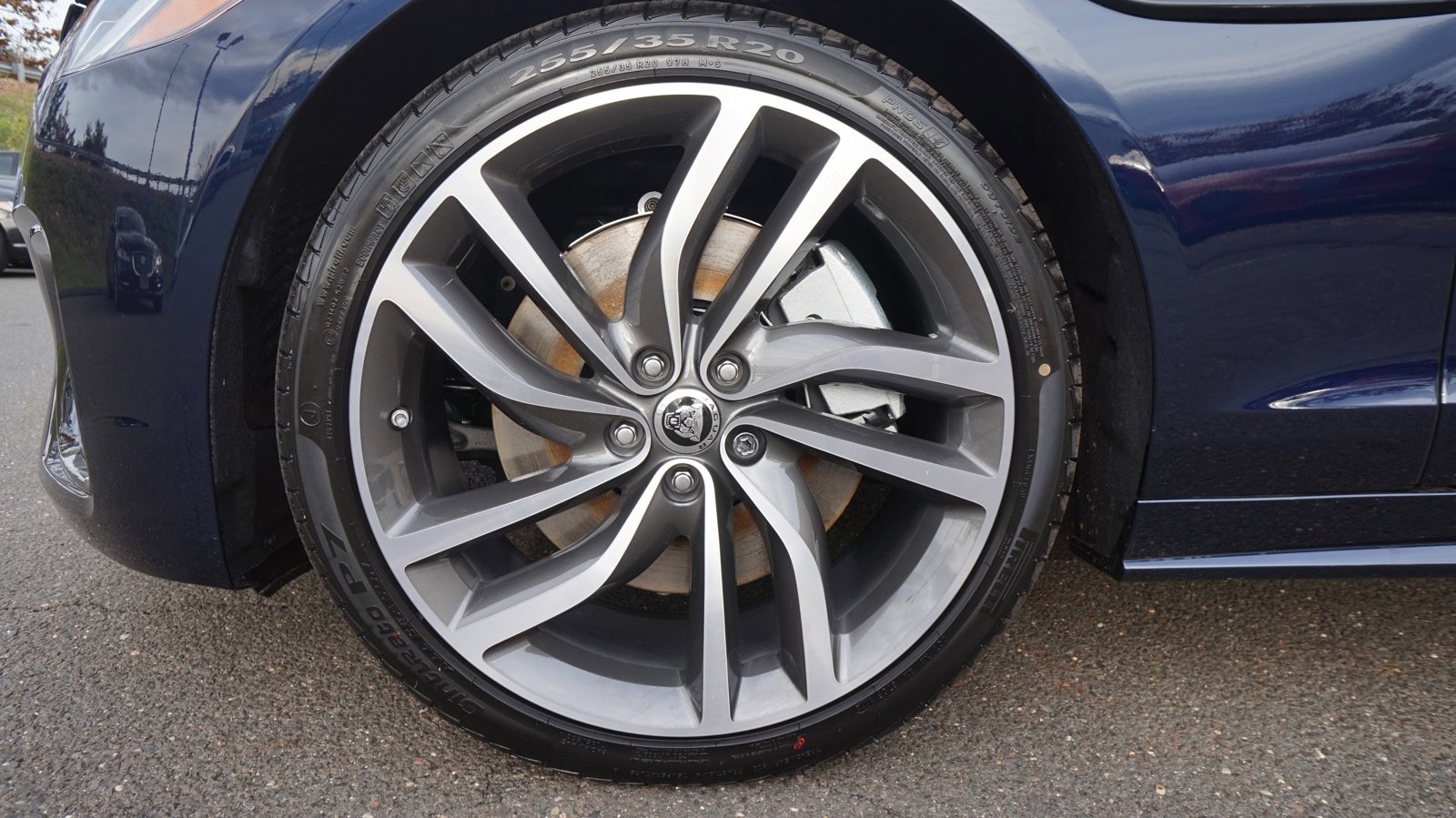 Used 2024 Jaguar XF R-Dynamic SE image 5