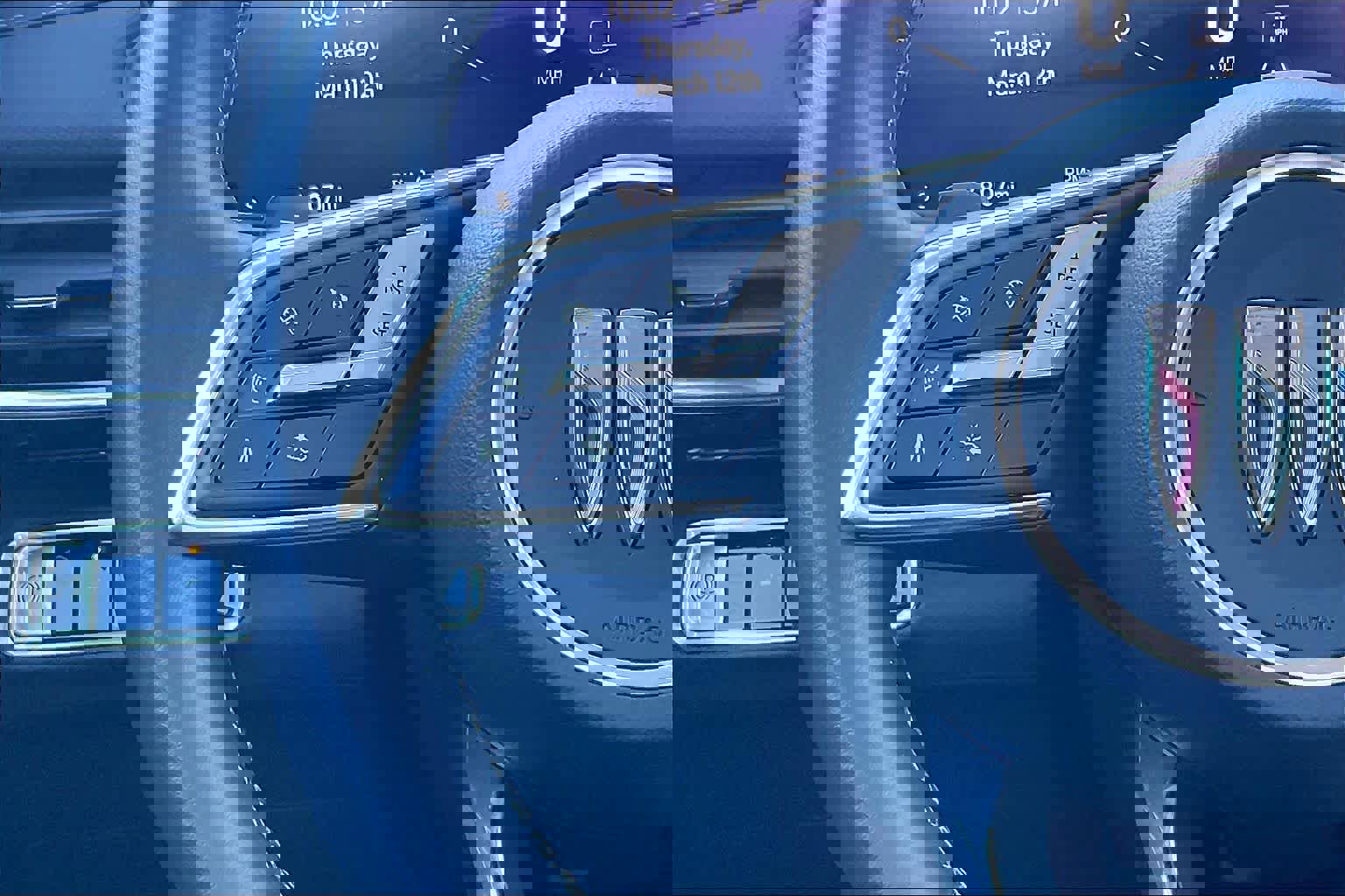 Used 2025 Buick Envision Preferred image 23