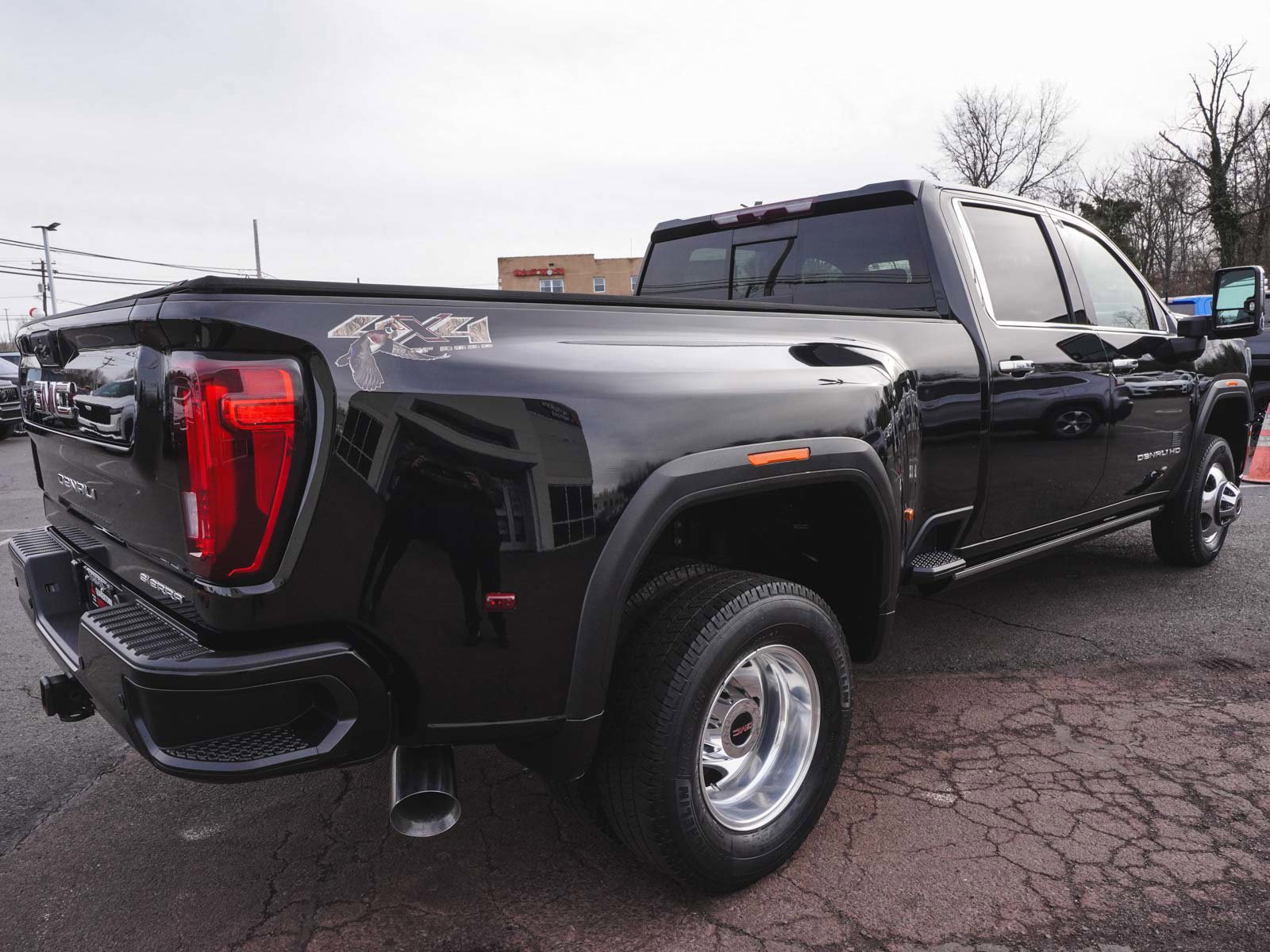 Used 2022 GMC Sierra 3500 Denali image 5