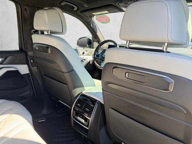 Certified 2025 BMW X7 xDrive40i w/ M Sport Package AWD/4WD image 24