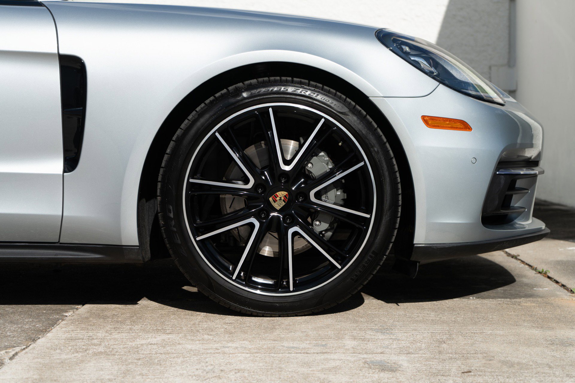 Used 2018 Porsche Panamera 4S AWD/4WD image 37