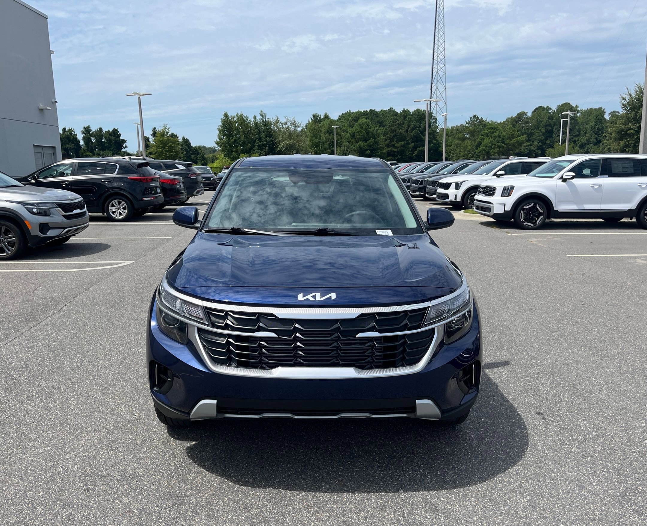 New 2026 Kia Seltos LX image 2