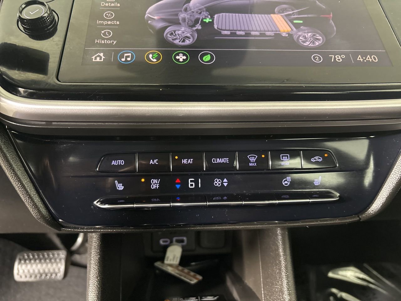 Used 2022 Chevrolet Bolt EUV LT w/ Comfort Package image 15