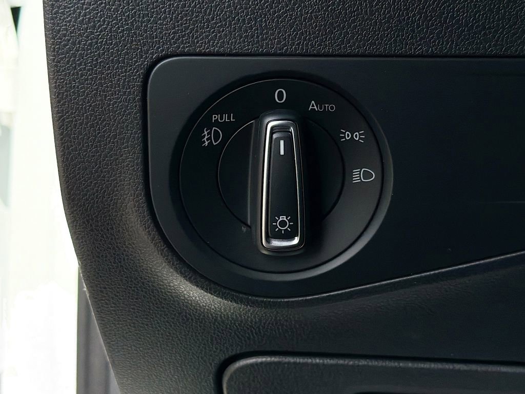 Used 2019 Volkswagen Tiguan SEL image 35