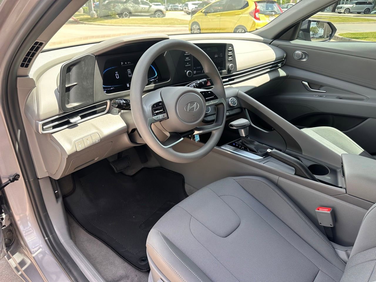 Certified 2026 Hyundai Elantra SE FWD image 24