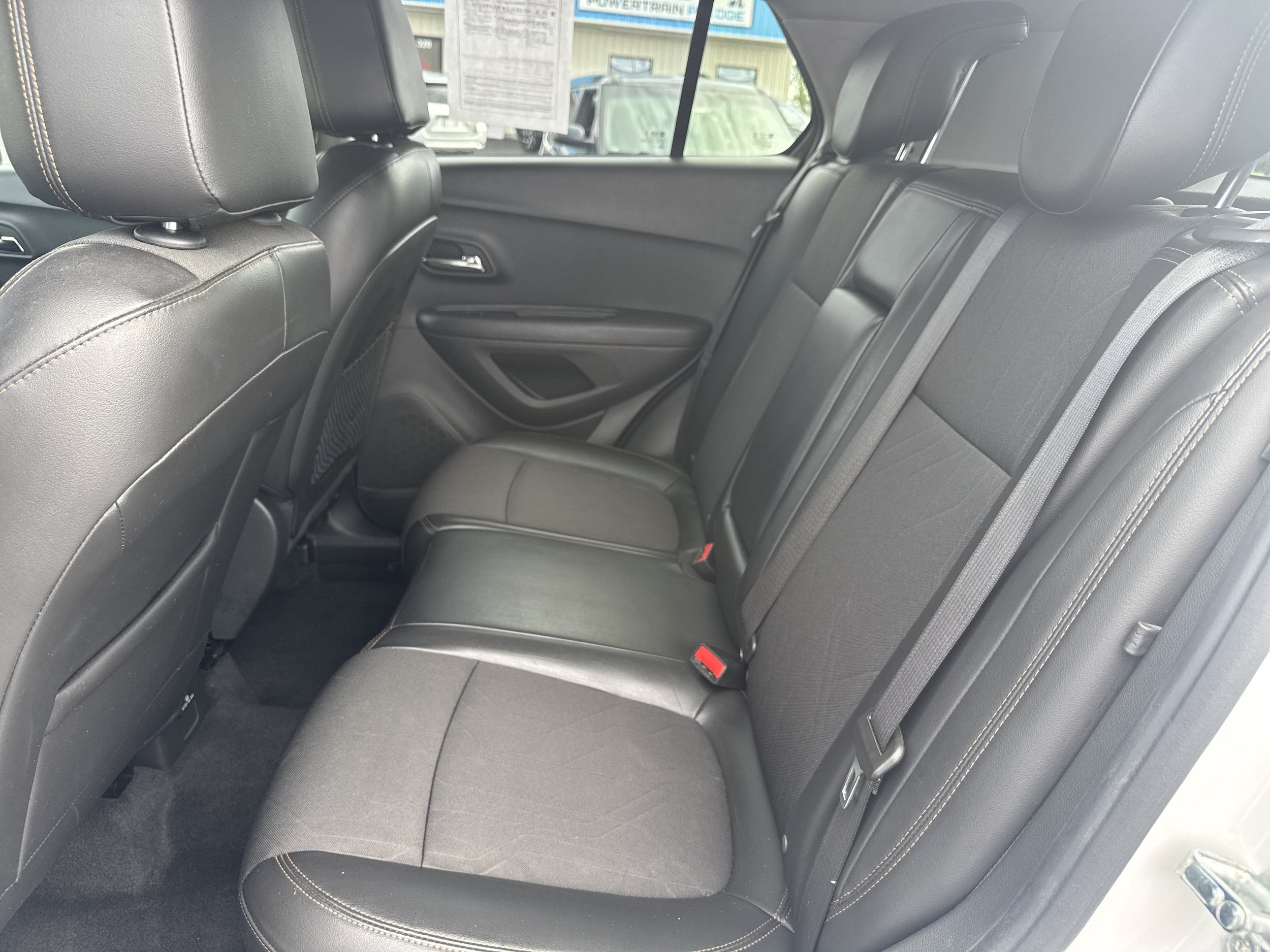 Used 2020 Chevrolet Trax LT w/ LT Convenience Package FWD image 7