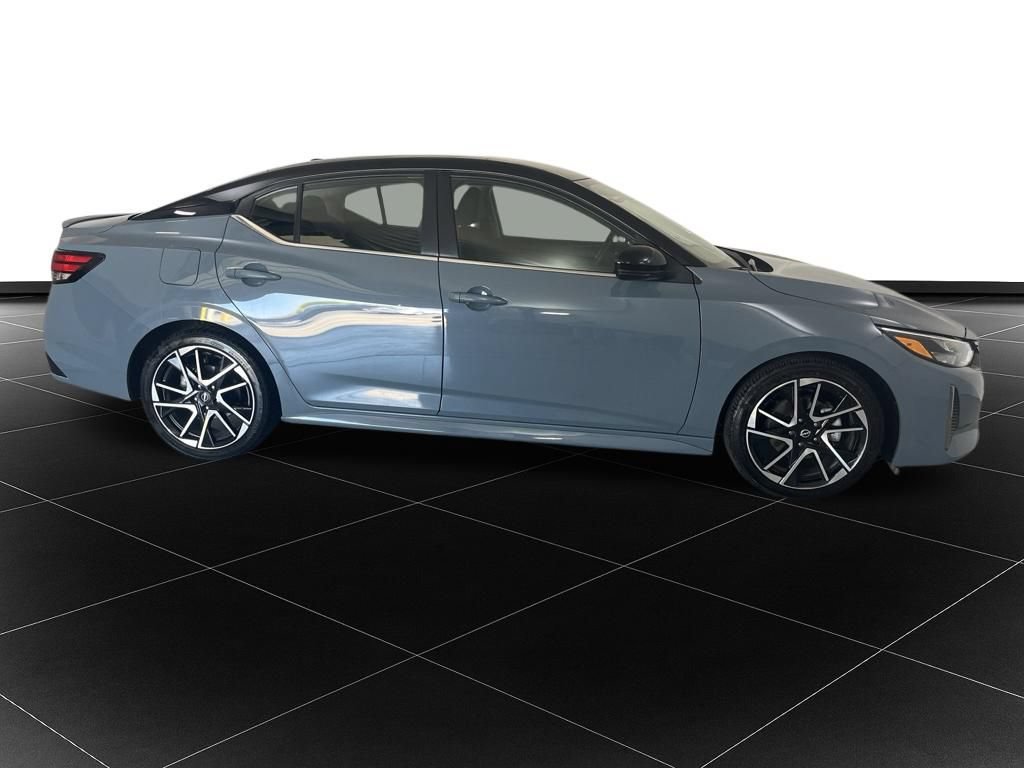 Used 2025 Nissan Sentra SR FWD image 6