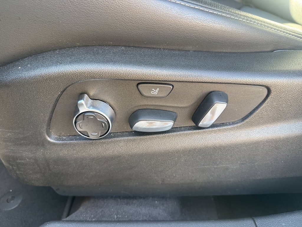 Used 2023 Cadillac XT4 Premium Luxury image 15