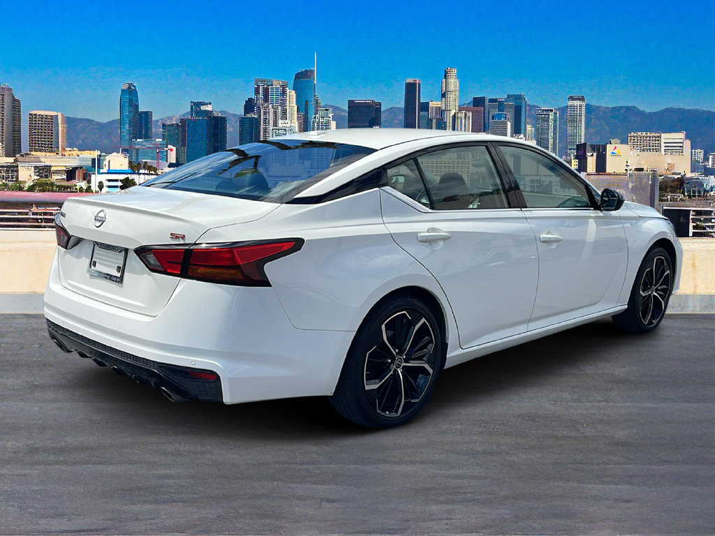 Used 2025 Nissan Altima 2.5 SR FWD image 4